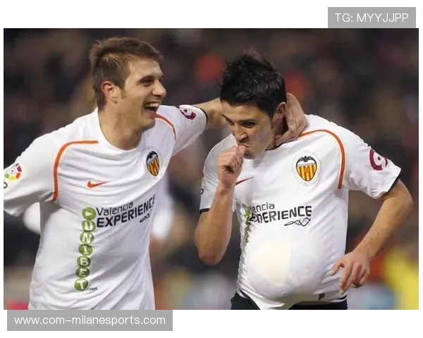 2025年退役足坛巨星盘点见证辉煌谢幕与绿茵传奇延续