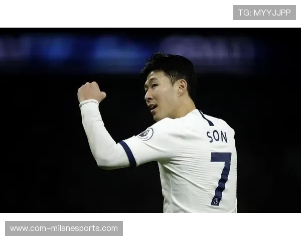 百色足球球星风采：闪耀球场的传奇功臣