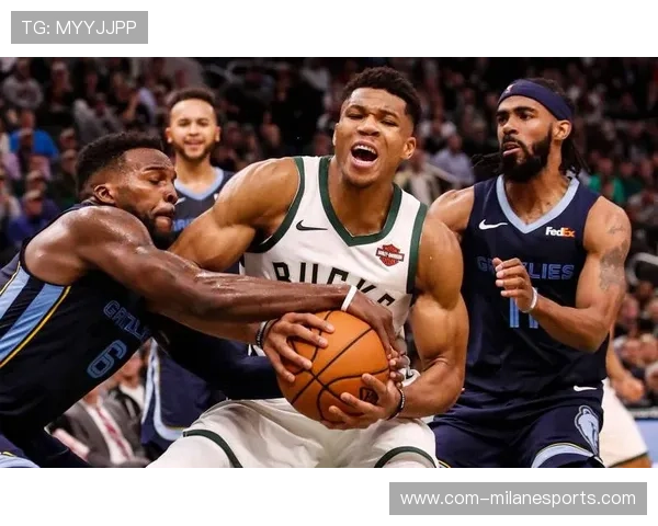 肌肉男足球场争锋与NBA巨星争锋对决，谁能称霸运动之巅