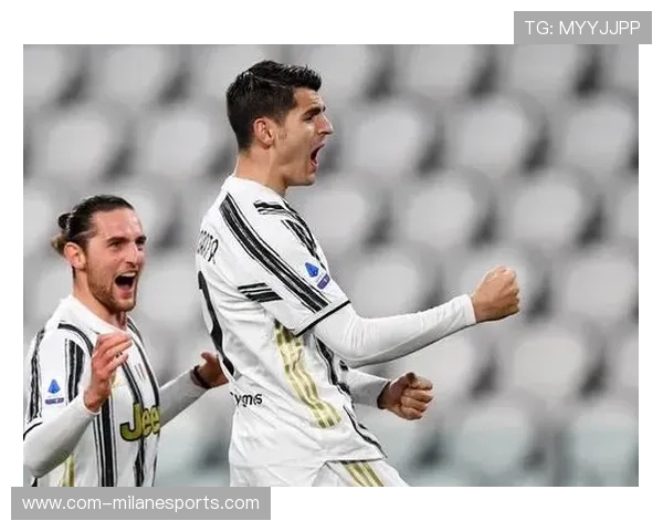 莫拉塔足球风采海报墙贴展现锋线王者气质与卓越技艺