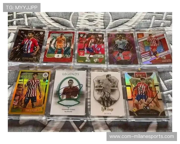 足球巨星亲签珍稀球星卡开箱视频 见证稀世珍藏的独家瞬间